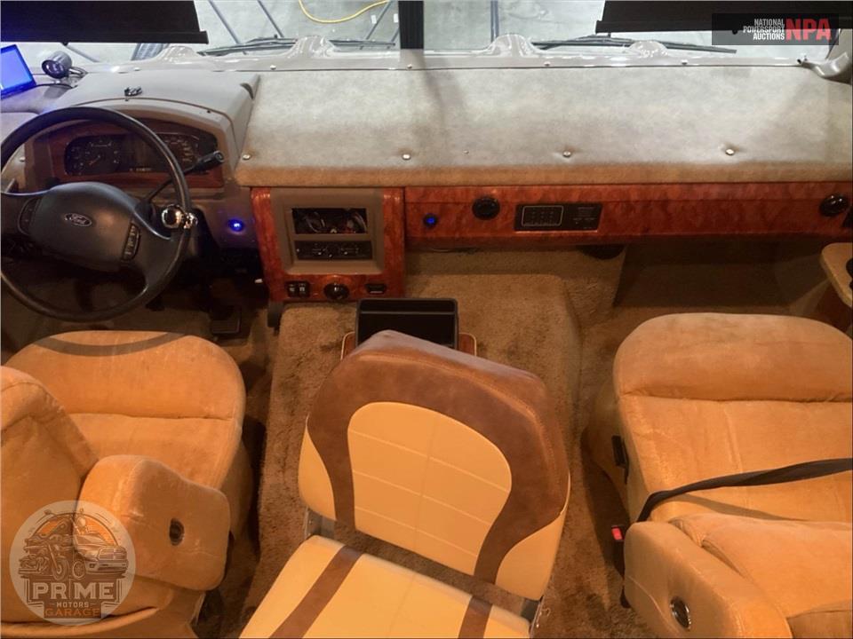 2011 Bounder M-34B FORD 6.8 LITER CLASSIC SERIES — фото 16