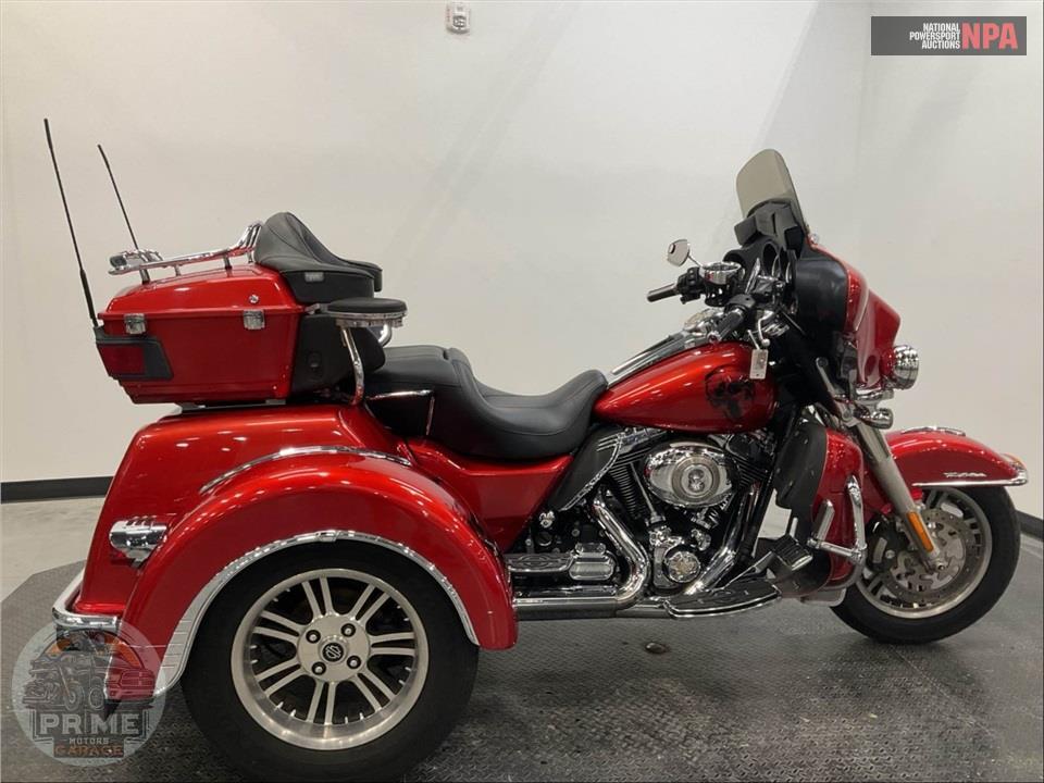 2013 HARLEY-DAVIDSON FLHTCUTG TRIGLIDE UL CLSC