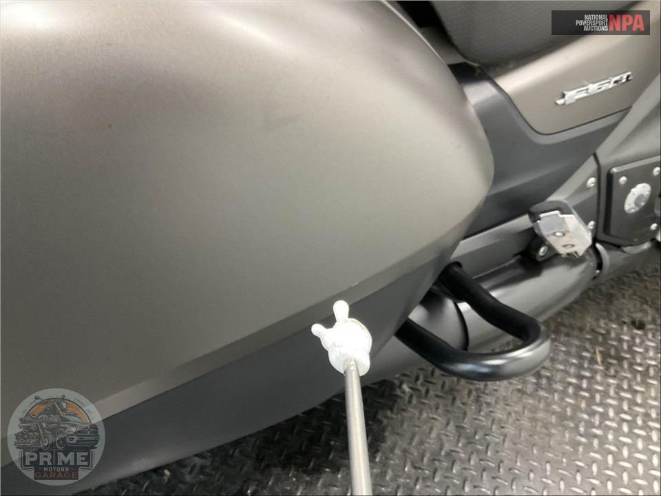 2016 Honda GL1800BDG GOLDWING F6B DELUXE — фото 17