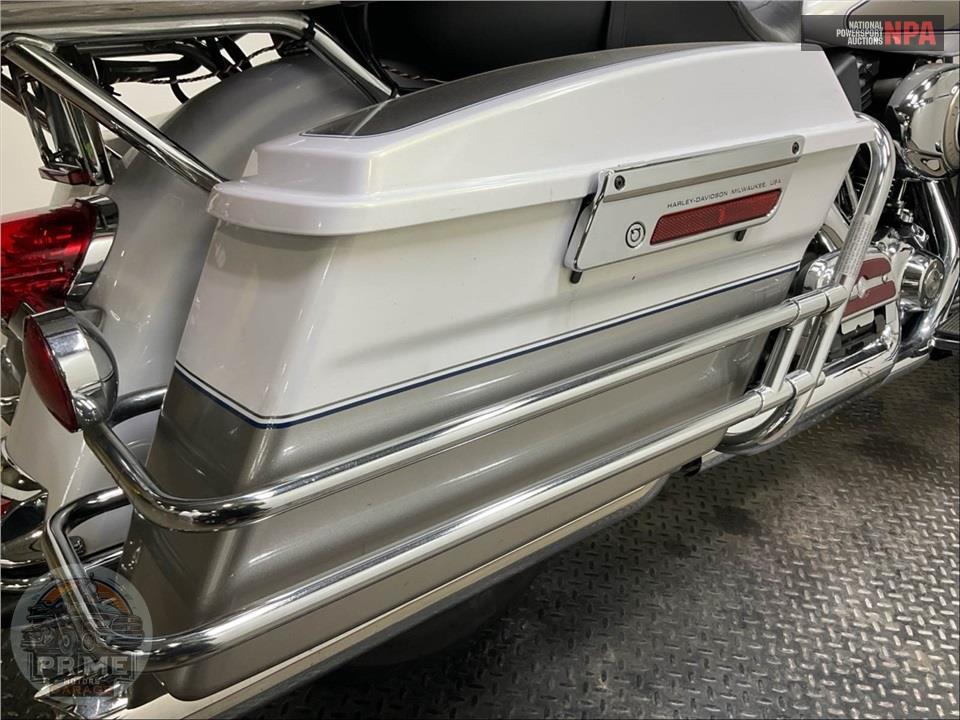 2009 Harley-Davidson FLHTCU ULTRA CLASSIC ELECTRA GLIDE — фото 23