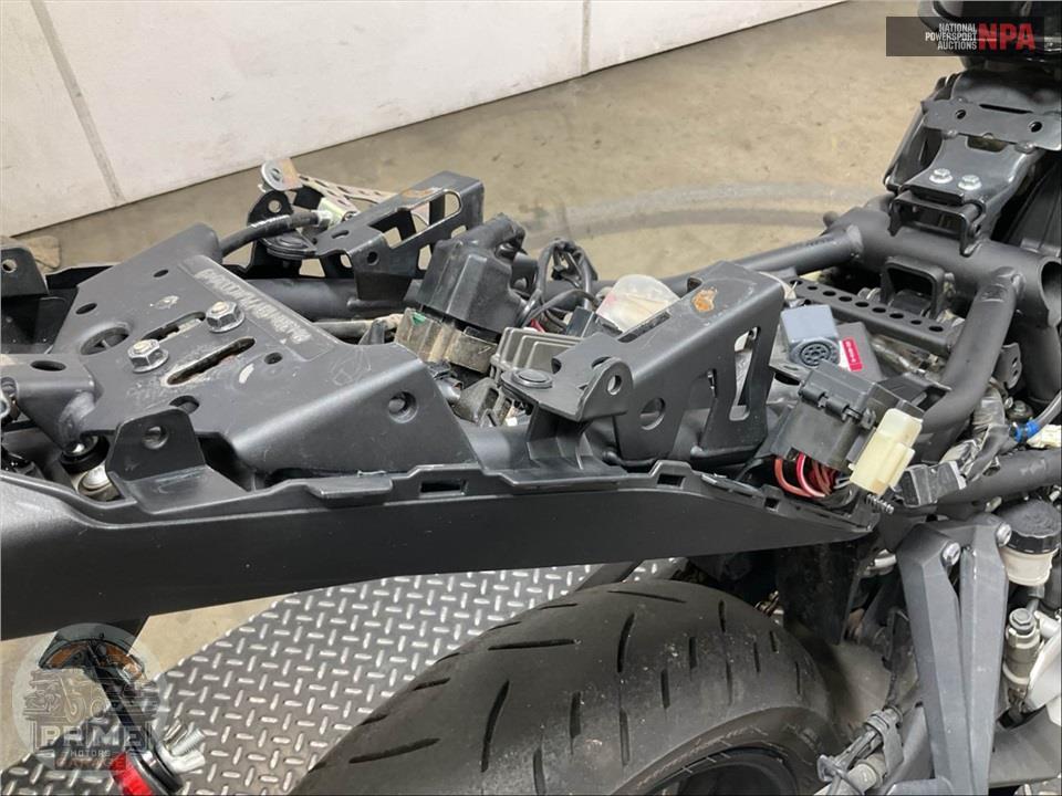 2020 Yamaha YZF-R3 — фото 19