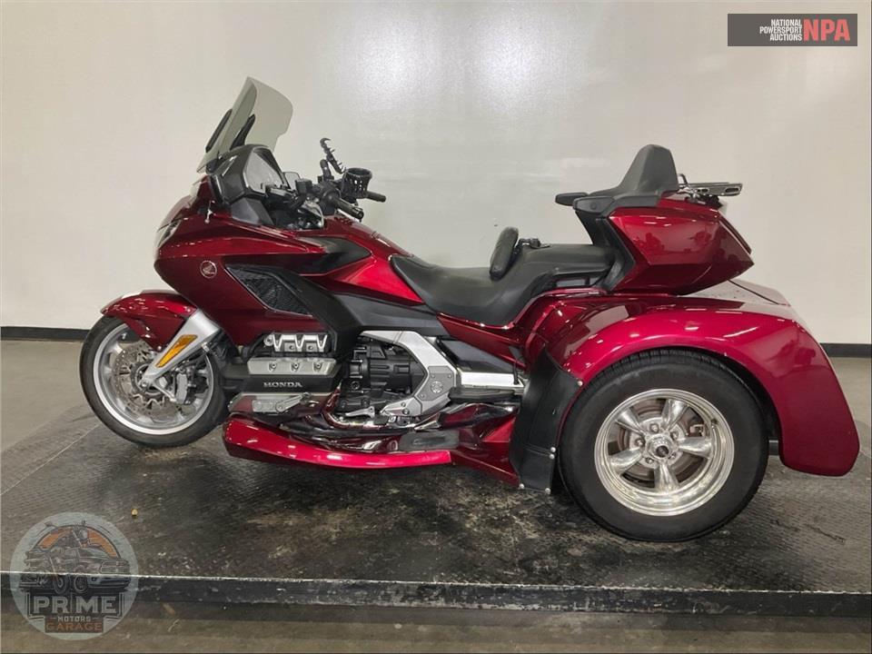 2018 Honda GL1800 GOLDWING TOUR (RED) — фото 3