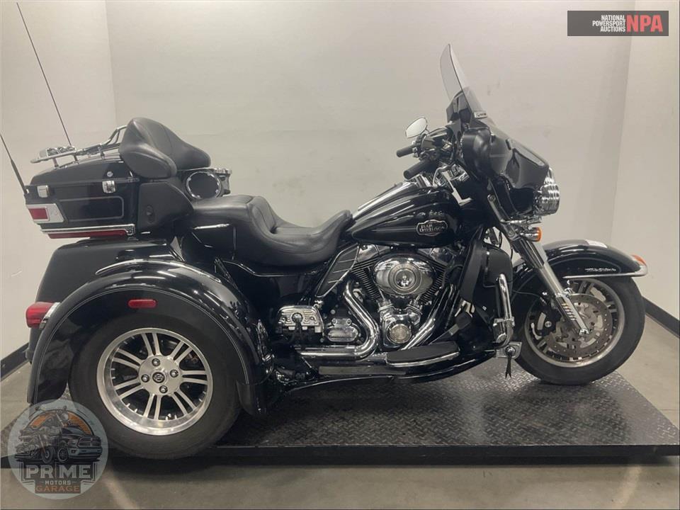 2013 Harley-Davidson FLHTCUTG TRIGLIDE UL CLSC — фото 1