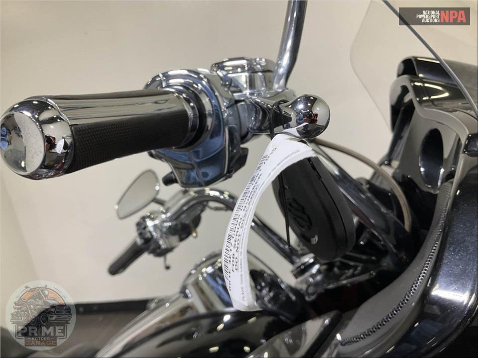 2015 Harley-Davidson FLTRUSE CVO ROAD GLIDE ULTRA — фото 13