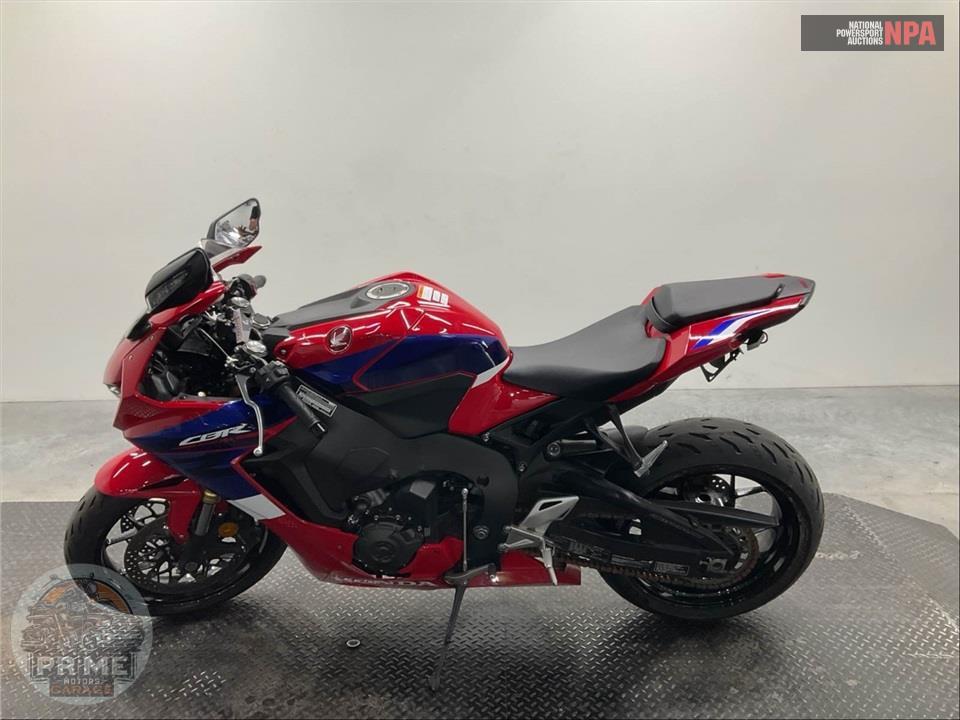 2023 Honda CBR1000RR — фото 3