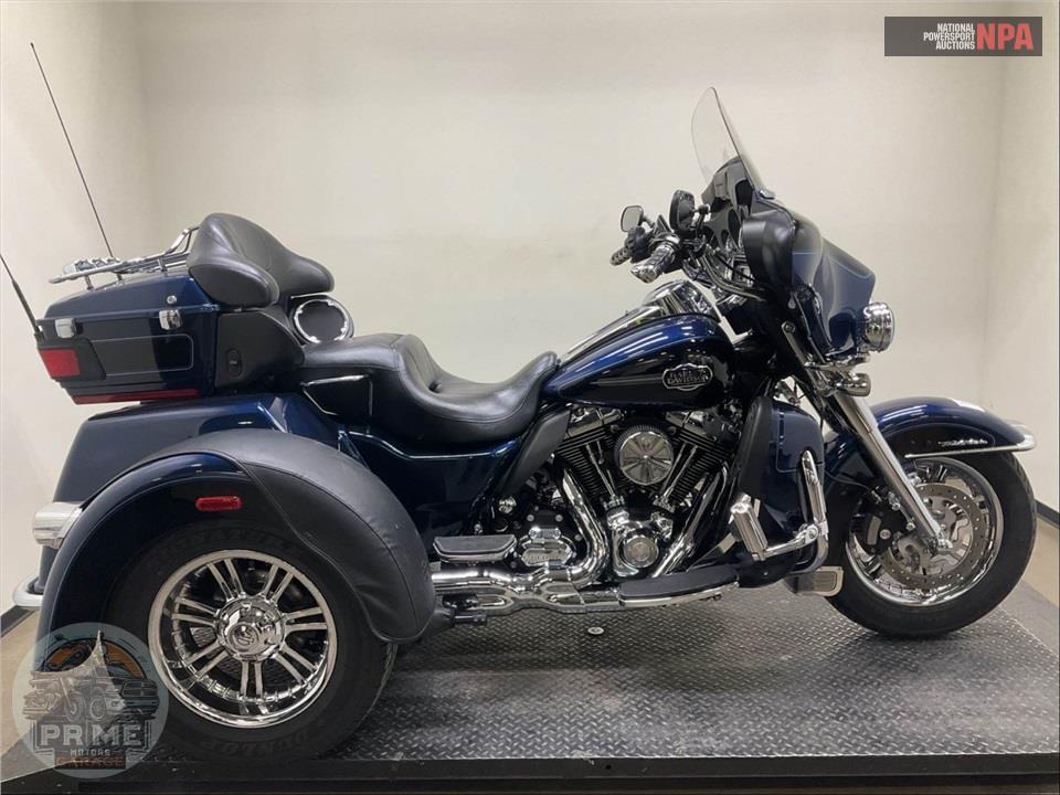2013 HARLEY-DAVIDSON FLHTCUTG TRIGLIDE UL CLSC