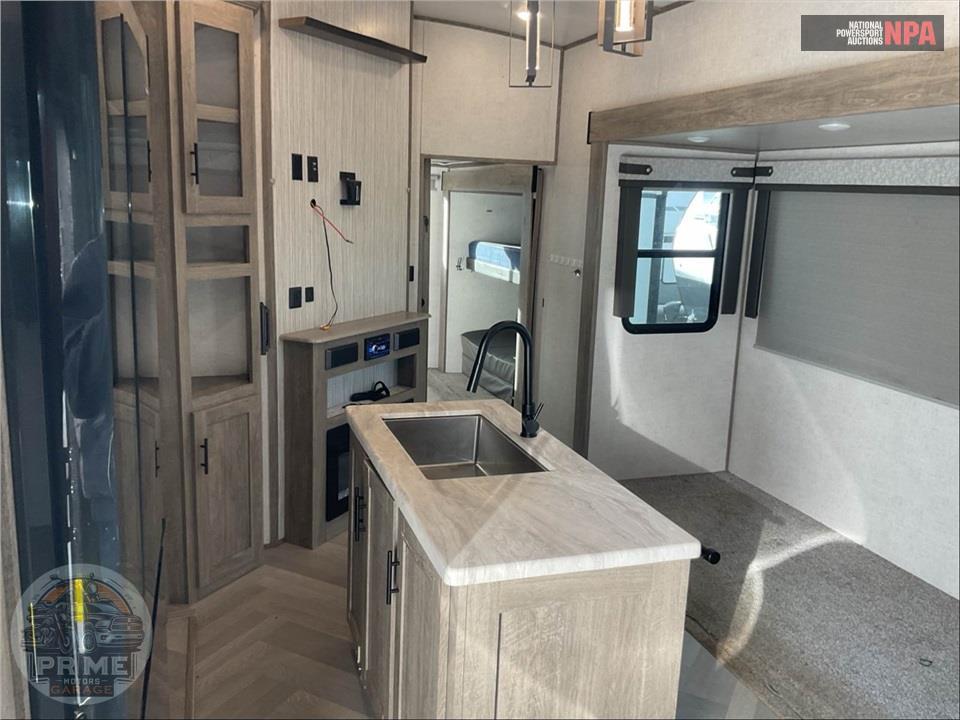 2021 Salem By Forest River M-353BED - HEMISPHERE FIFTH WHEEL SERIES — фото 8