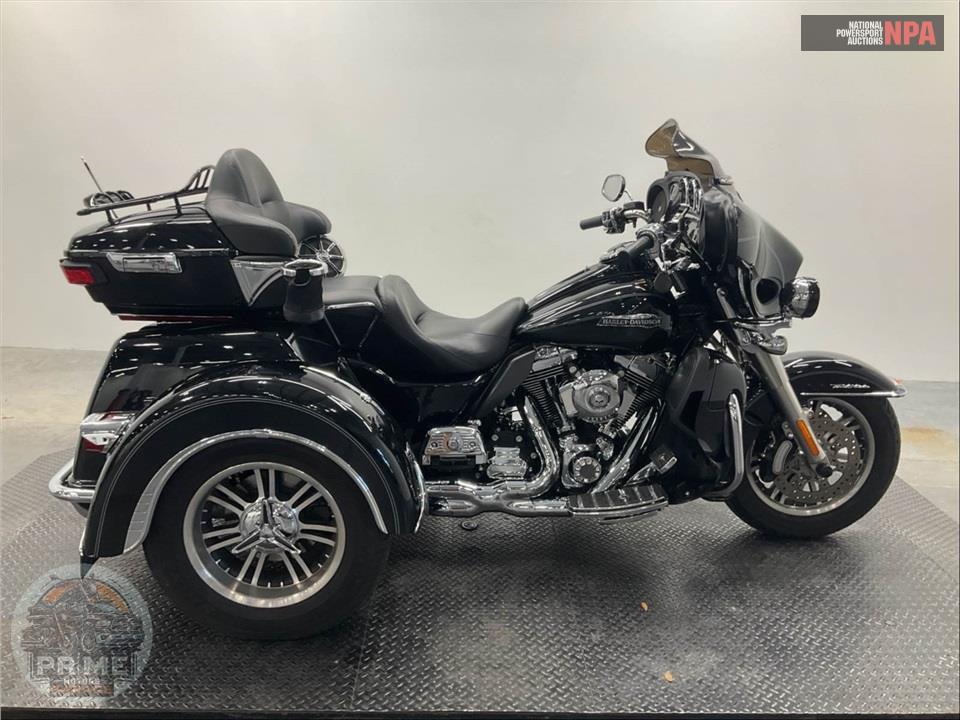 2015 Harley-Davidson FLHTCUTG TRIGLIDE ULTRA CLASSIC — фото 1