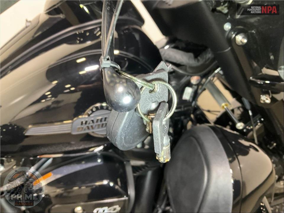 2025 Harley-Davidson FLHTCUTG TRI GLIDE ULTRA CLASSIC — фото 10
