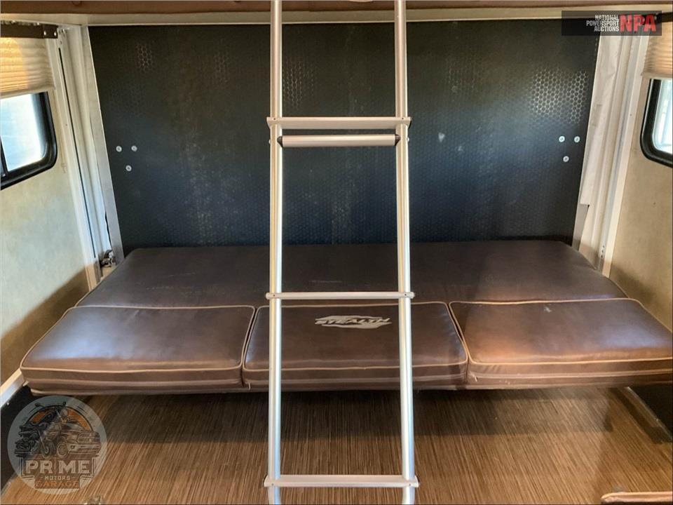 2015 Forest River-California/Oregon M-2812G - STEALTH TOY HAULER TOY HAULER SERIES — фото 13