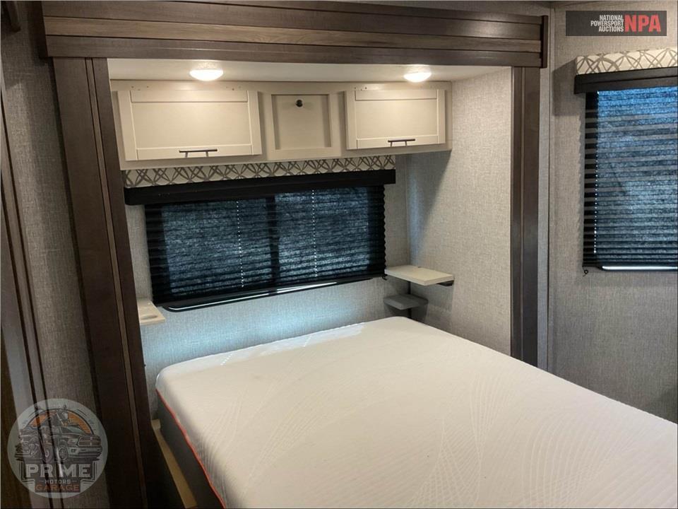 2021 Crossroads Rv M-374 BAR - HAMPTON SERIES — фото 11