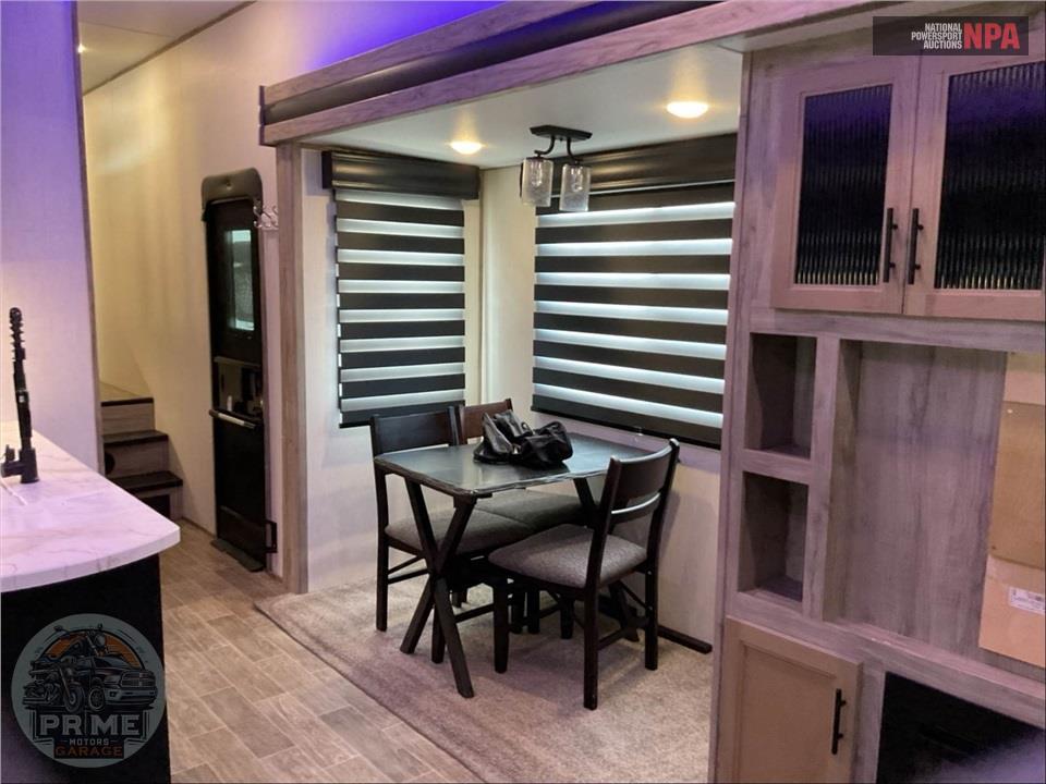 2021 Cherokee By Forest River M-3660SUITE - ARCTIC WOLF FIFTH WHEEL SERIES — фото 8