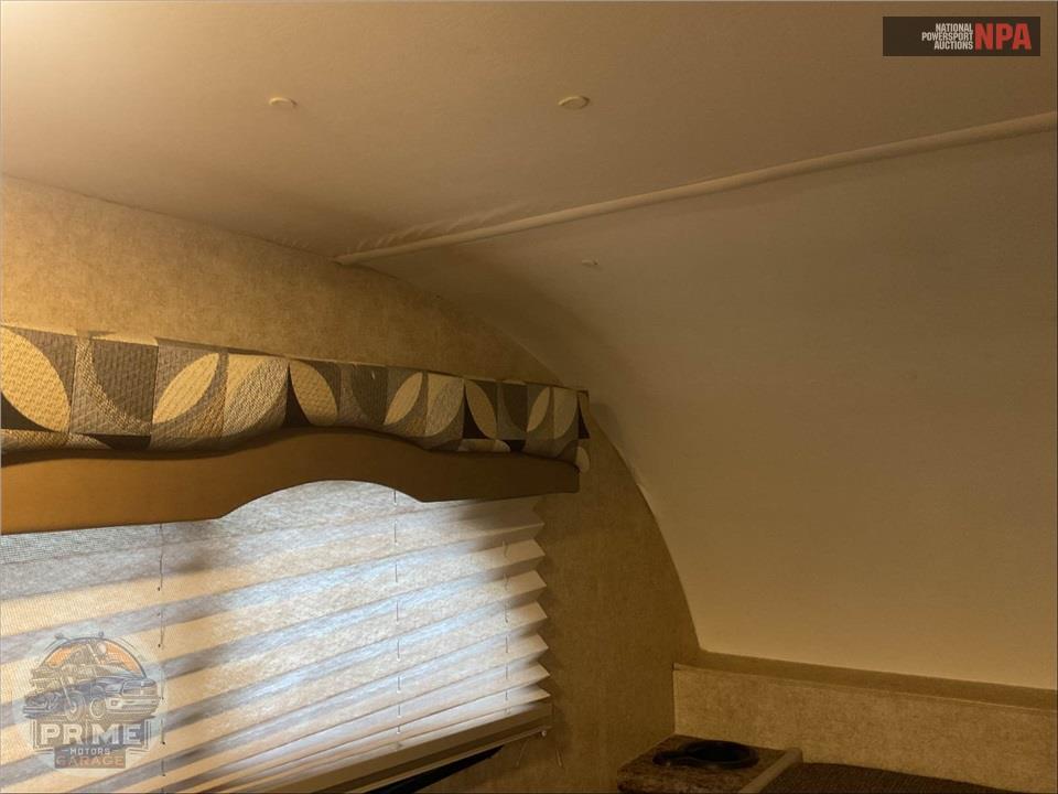 2016 Thor Motor Coach M-28Z E450-V10 - CHATEAU SERIES — фото 38