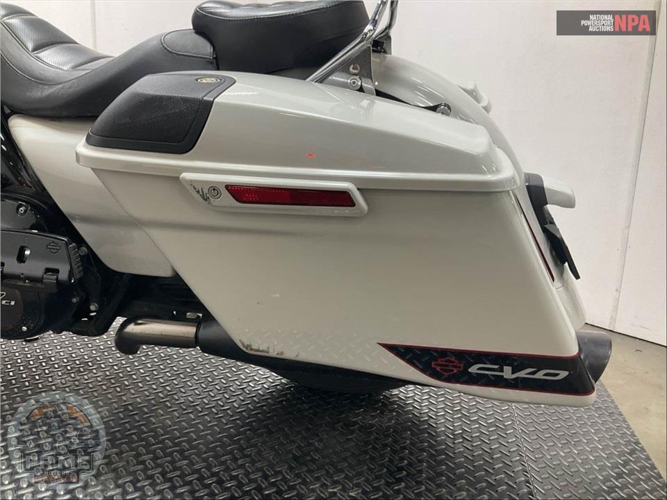 2020 Harley-Davidson FLTRXSE CVO ROAD GLIDE — фото 20