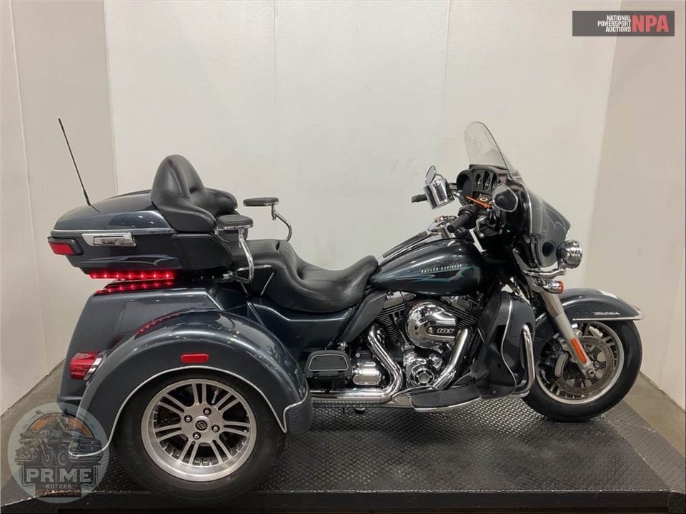 2015 Harley-Davidson FLHTCUTG TRIGLIDE ULTRA CLASSIC — фото 1