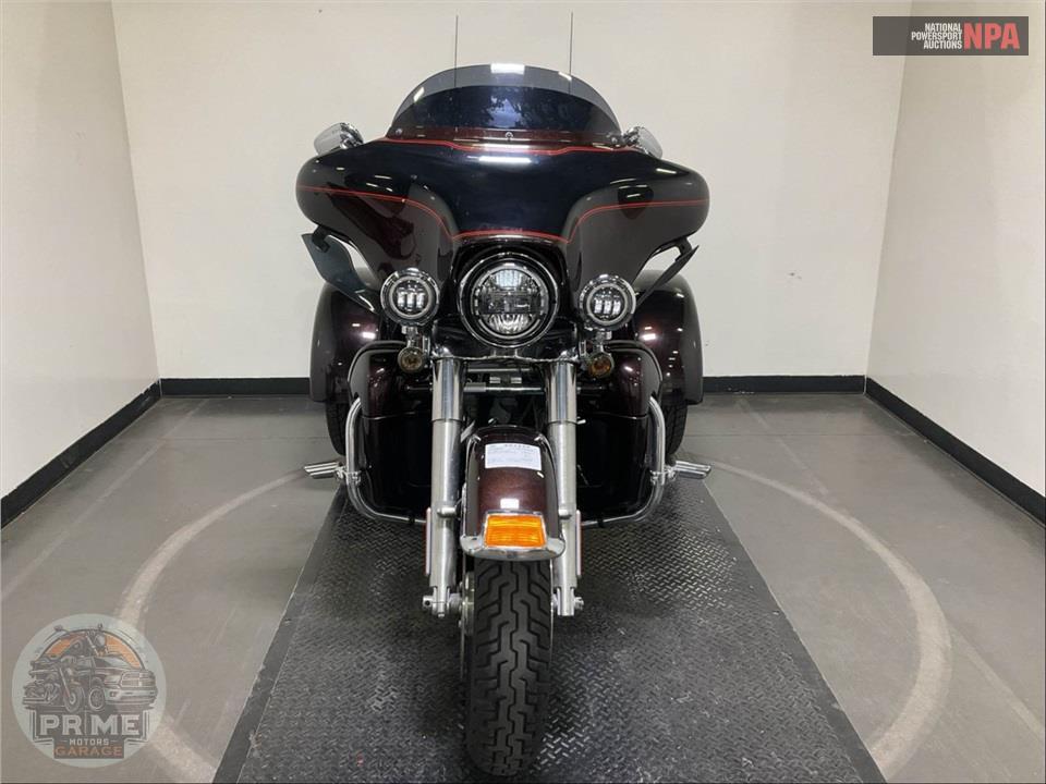 2011 Harley-Davidson FLHTCUTG TRIGLIDE UL CLSC — фото 2