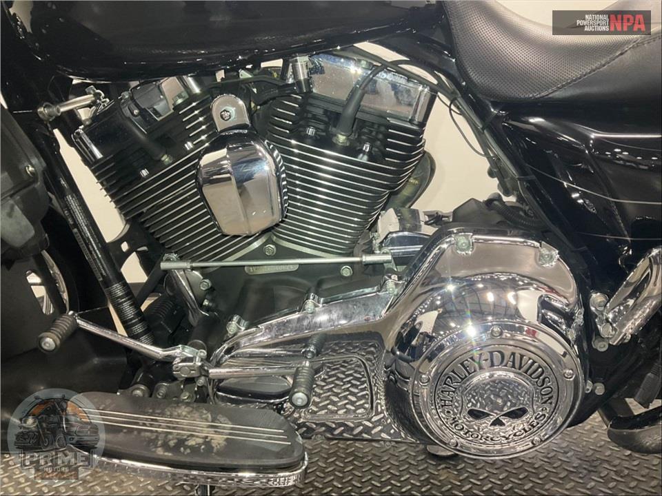 2016 Harley-Davidson FLHXS STREET GLIDE SPECIAL — фото 7