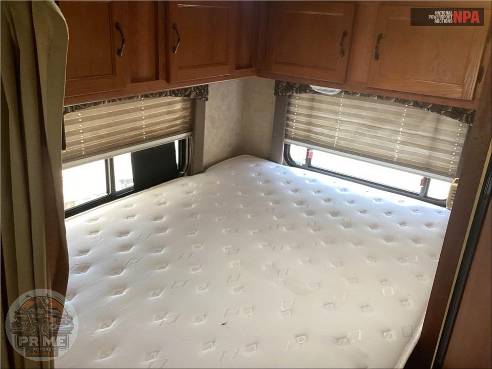 2010 Coachmen By Forest River M-21 QB CHEVROLET 6.0 LITER V8 - FREELANDER SERIES — фото 19