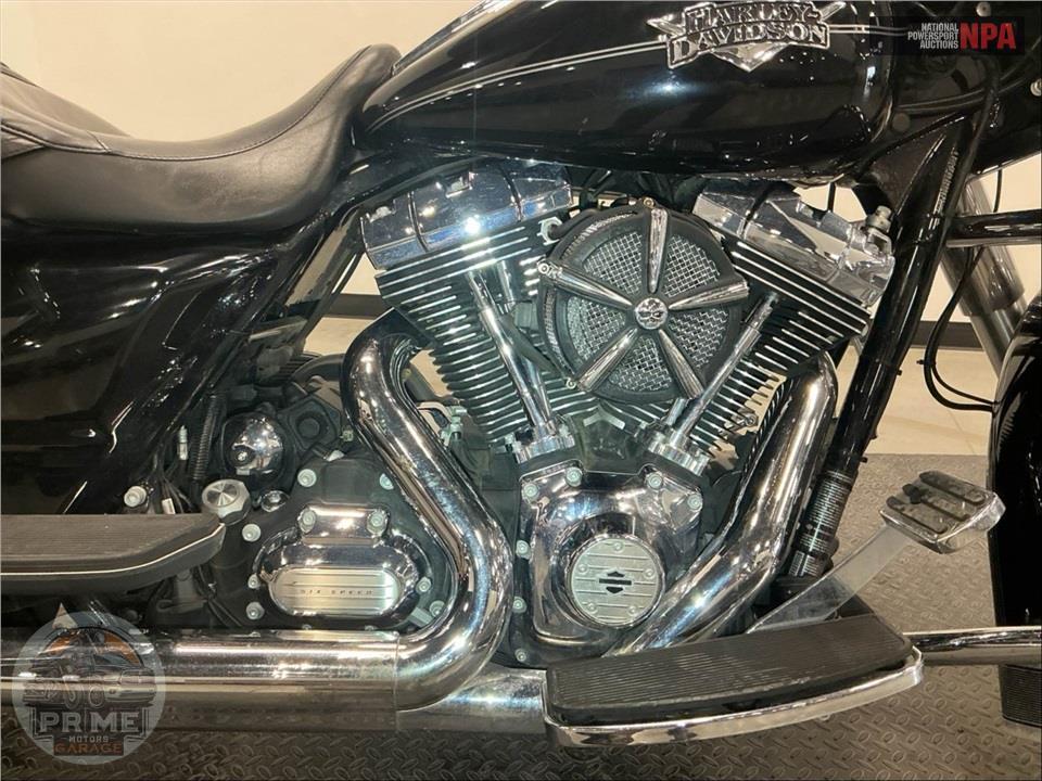 2011 Harley-Davidson FLHRC ROAD KING CLSC — фото 6