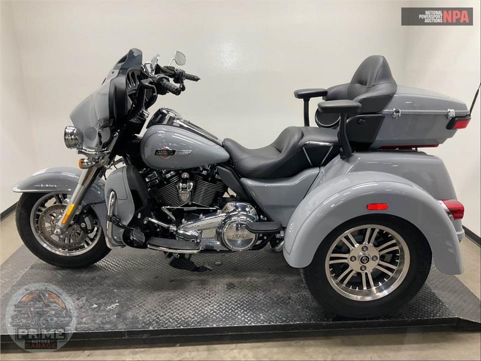 2024 Harley-Davidson FLHTCUTG TRI GLIDE ULTRA CLASSIC — фото 3
