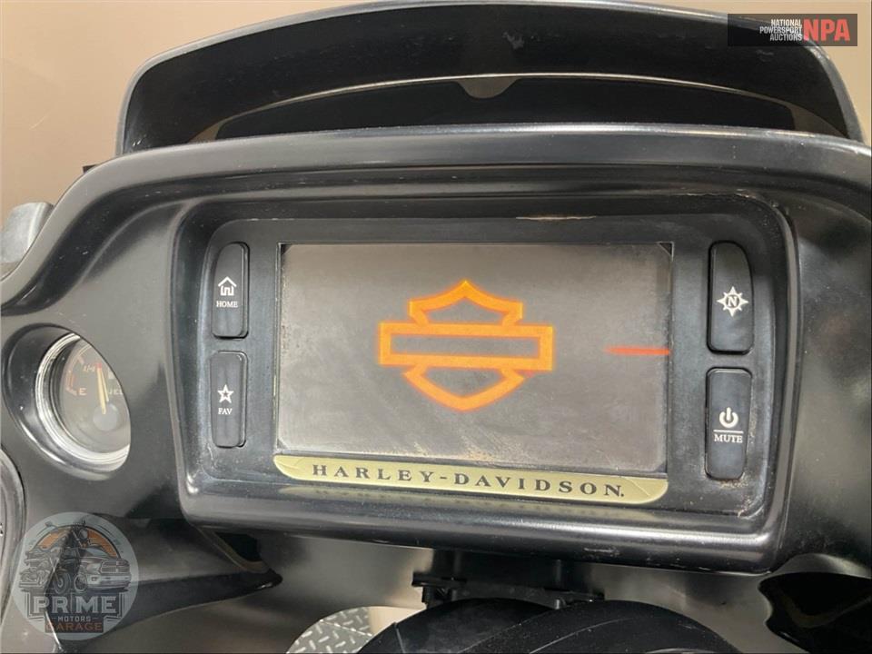 2018 Harley-Davidson FLTRU ROAD GLIDE ULTRA — фото 37