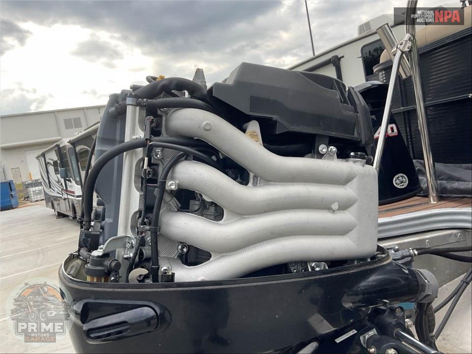 2020 Manitou Pontoon 23 STANDARD VP AURORA LE SERIES L=24/E=1 140HP SUZ OB — фото 7