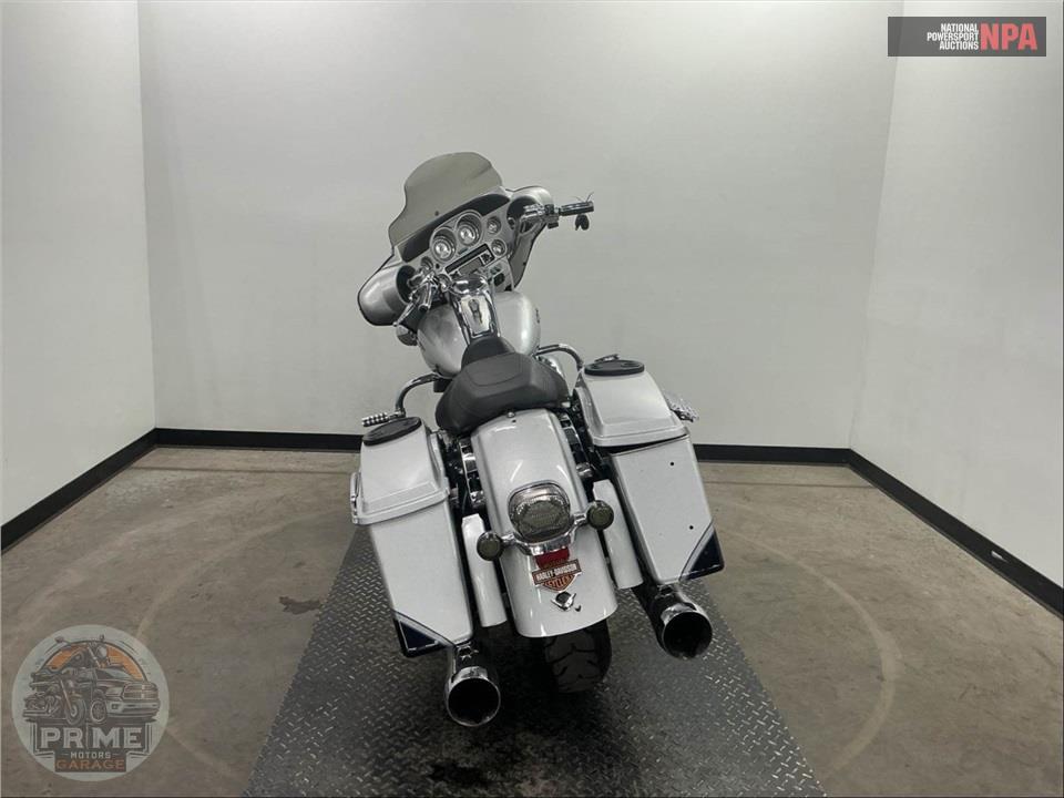 2009 Harley-Davidson FLHTCUSE4 — фото 4