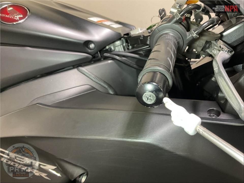 2016 Honda CBR1000RRG — фото 36