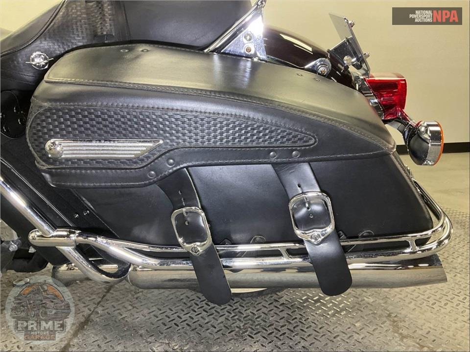 2011 Harley-Davidson FLHRC ROAD KING CLSC — фото 17
