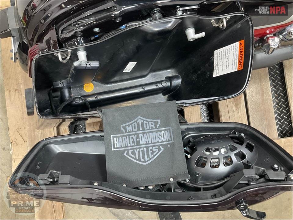 2021 Harley-Davidson FLTRXSE CVO ROAD GLIDE — фото 25