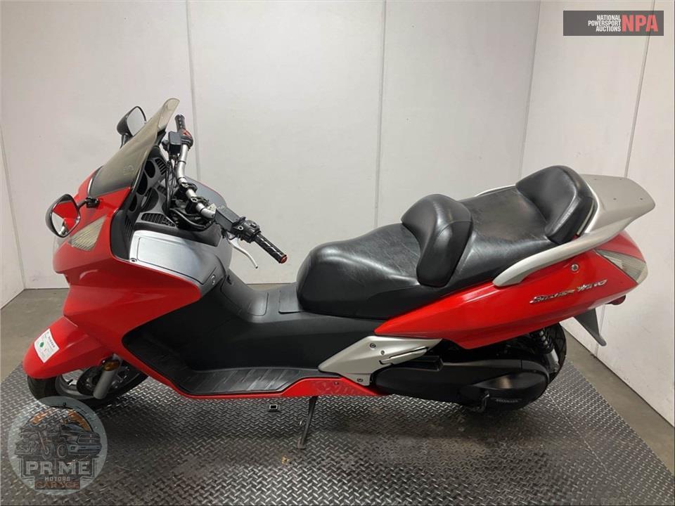 2004 Honda FSC6004 SILVER WING — фото 3