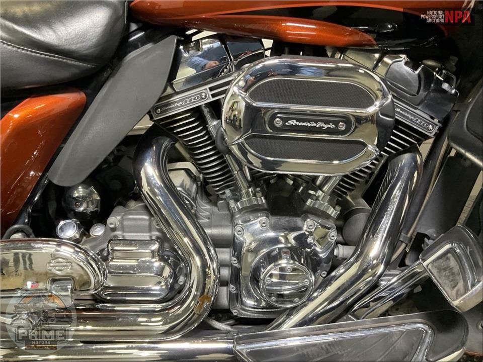 2015 Harley-Davidson FLTRUSE CVO ROAD GLIDE ULTRA — фото 6