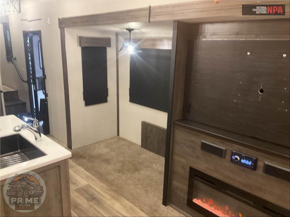 2021 Cardinal By Forest River M-377MBLE - LIMITED FIFTH WHEEL SERIES — фото 8
