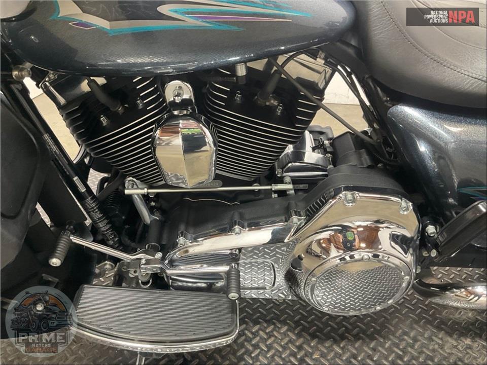 2015 Harley-Davidson FLHTCUL ULTRA CLASSIC LOW — фото 7