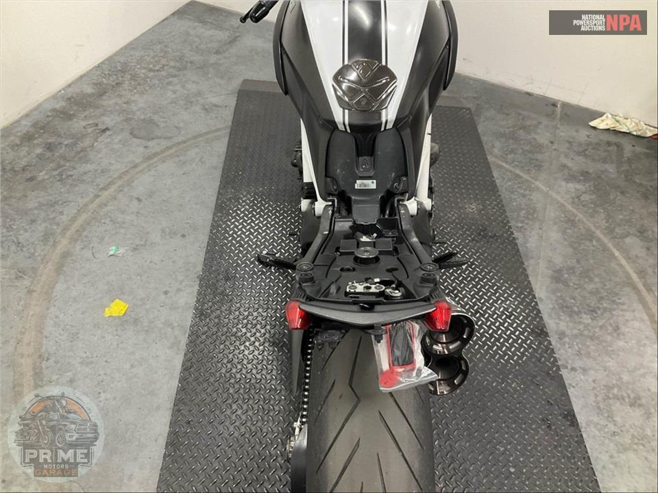 2015 Ducati DIAVEL CARBON WHITE — фото 15