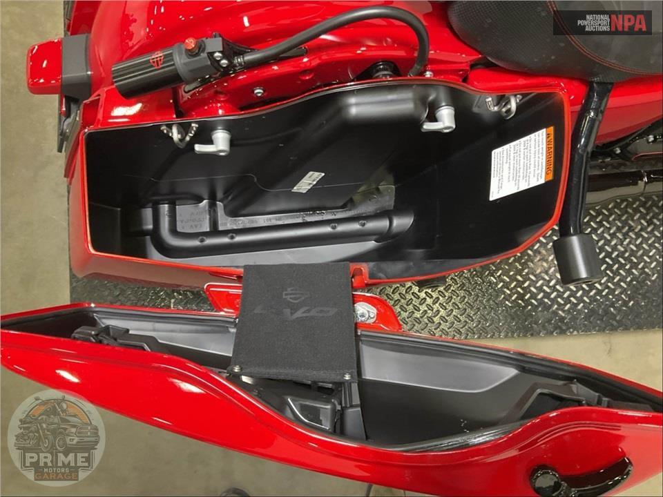 2025 Harley-Davidson FLTRXSTSE CVO ROAD GLIDE ST — фото 18