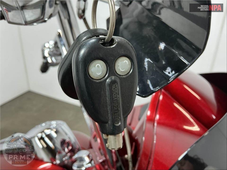 2015 Harley-Davidson FLTRUSE CVO ROAD GLIDE ULTRA — фото 12