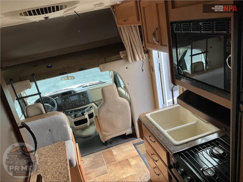 2016 Thor Motor Coach M-22FE E450-V10 - FREEDOM ELITE SERIES — фото 10