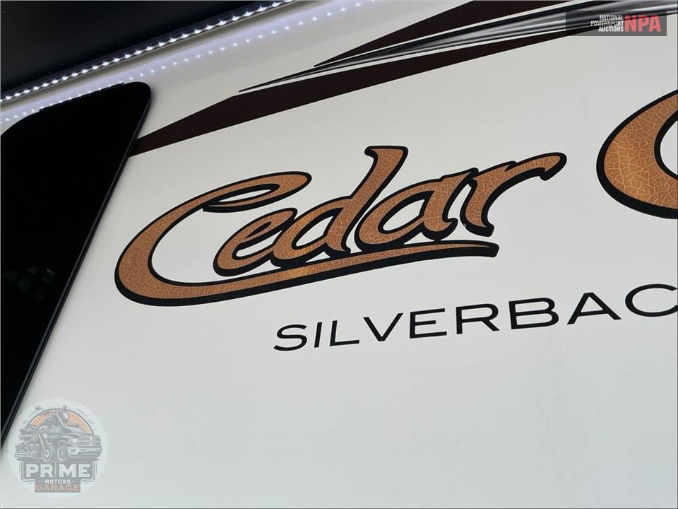 2017 Cedar Creek M-37MBH - SILVERBACK FIFTH WHEEL SERIES — фото 47