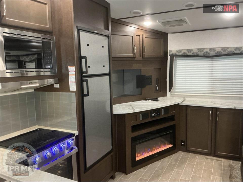 2020 Atlas M-2502REF - FIFTH WHEEL SERIES — фото 7