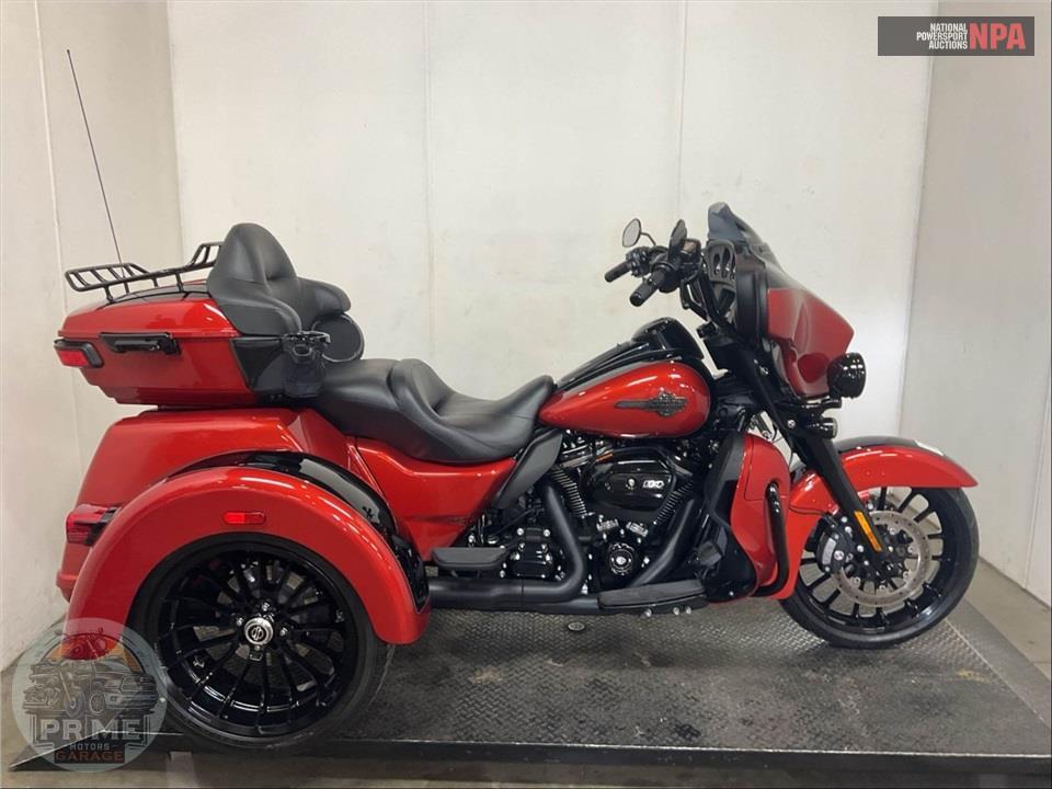 2025 Harley-Davidson FLHTCUTG TRI GLIDE ULTRA CLASSIC — фото 1