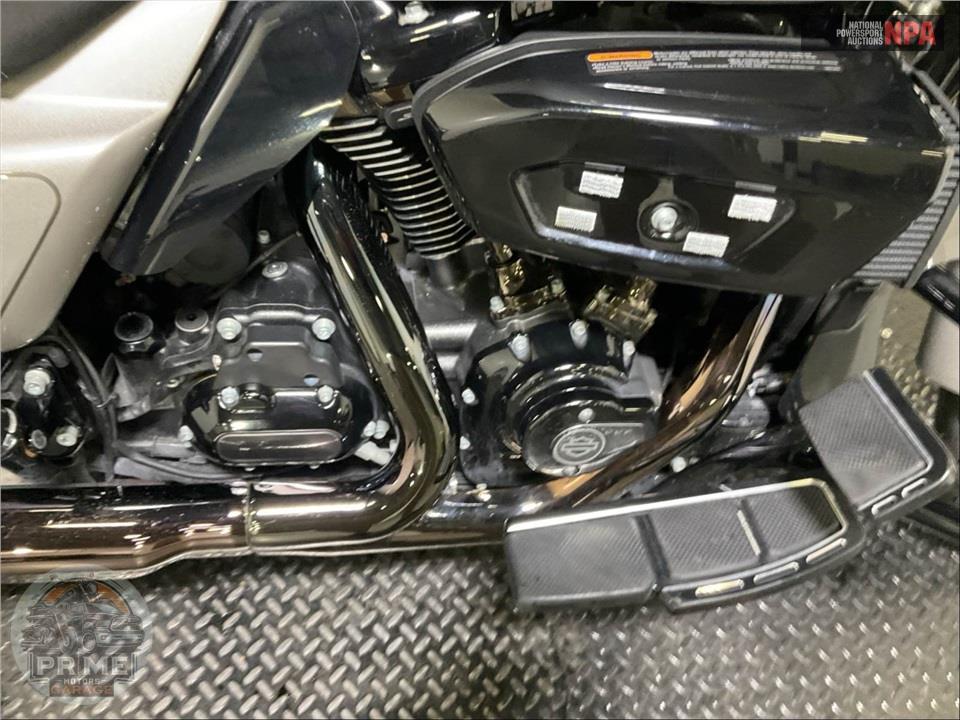 2023 Harley-Davidson FLTRXSE CVO ROAD GLIDE — фото 6