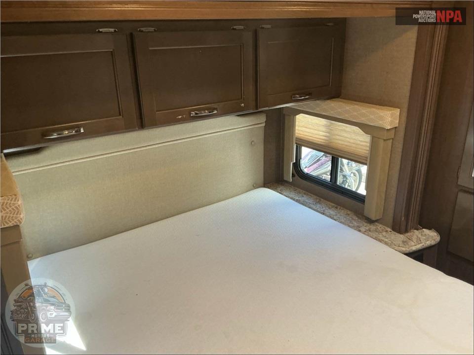 2019 Thor Motor Coach M-22FE E350-V10 - FREEDOM ELITE SERIES — фото 24