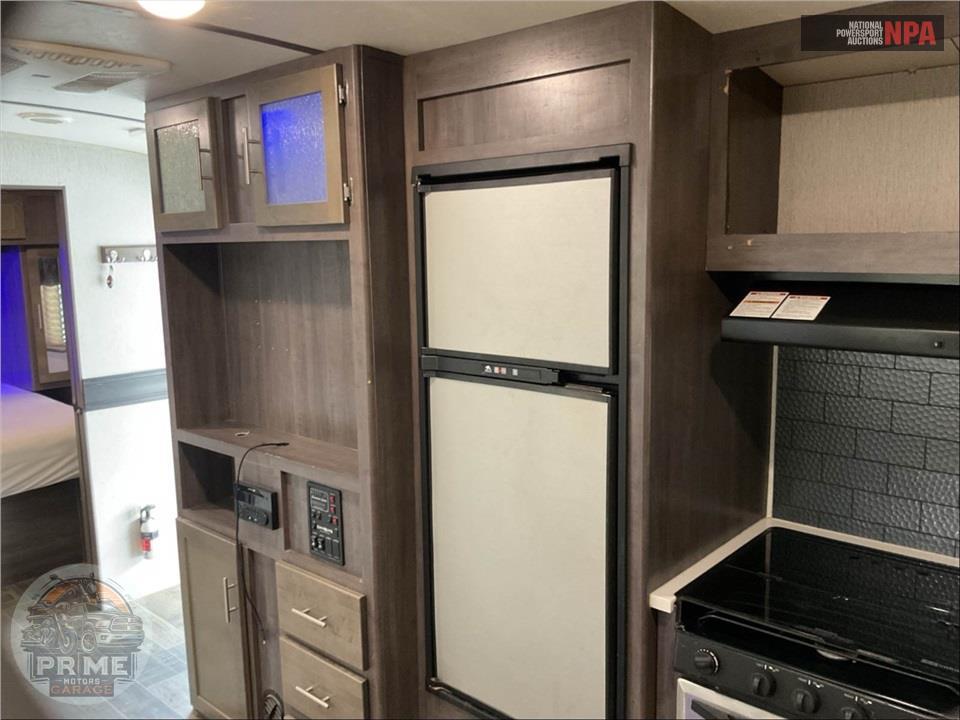 2019 Crossroads Rv M-253 RB - SUNSET TRAIL SUPER LITE SERIES — фото 8