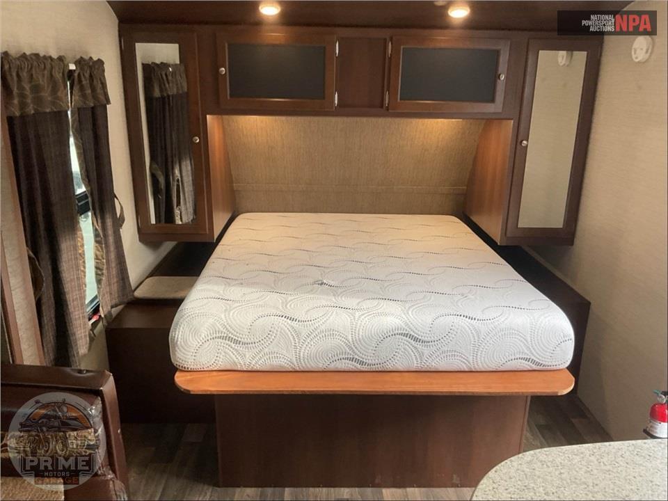 2017 Keystone Rv M-19 FBPR - BULLET PREMIER SERIES — фото 12