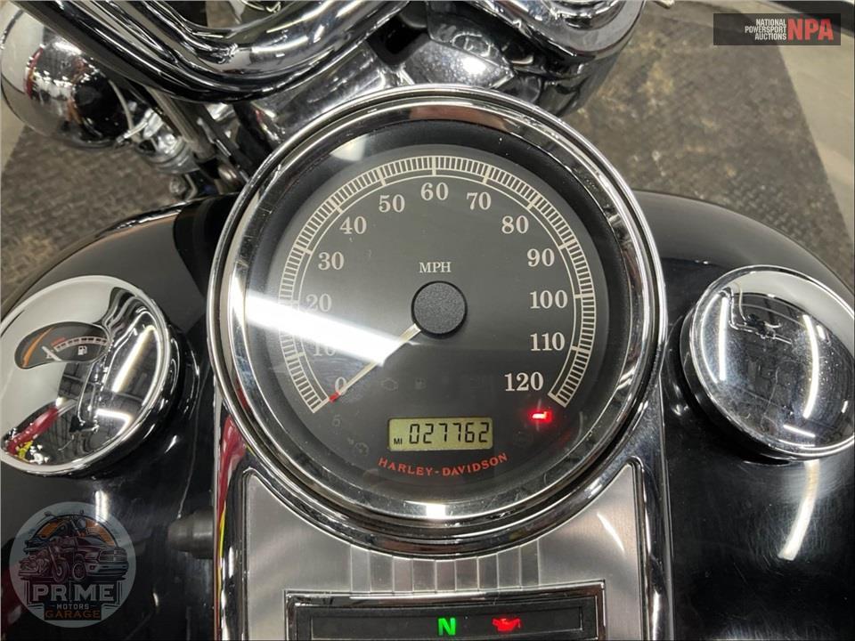 2011 Harley-Davidson FLHRC ROAD KING CLSC — фото 5