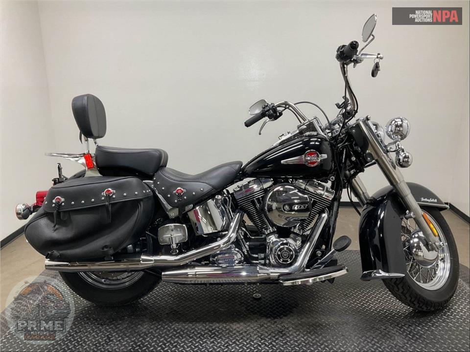 2017 Harley-Davidson FLSTC HERITAGE SOFTAIL CLASSIC — фото 1