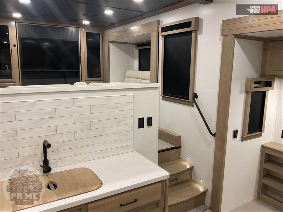 2024 Riverstone M-425FO - FIFTH WHEEL SERIES — фото 29