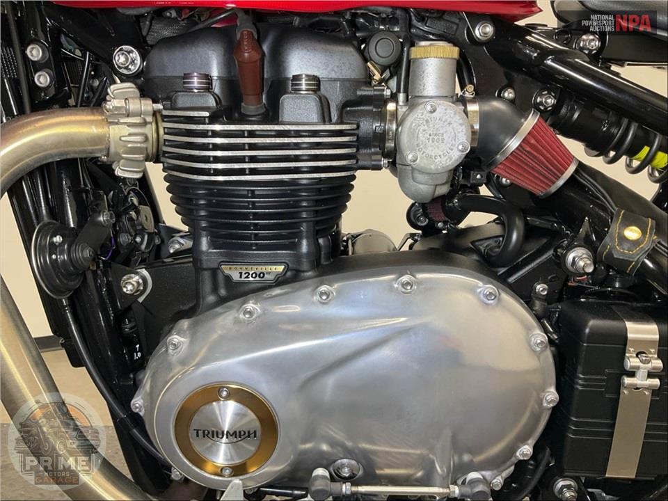 2018 Triumph BONNEVILE BOBBER (RED) — фото 7