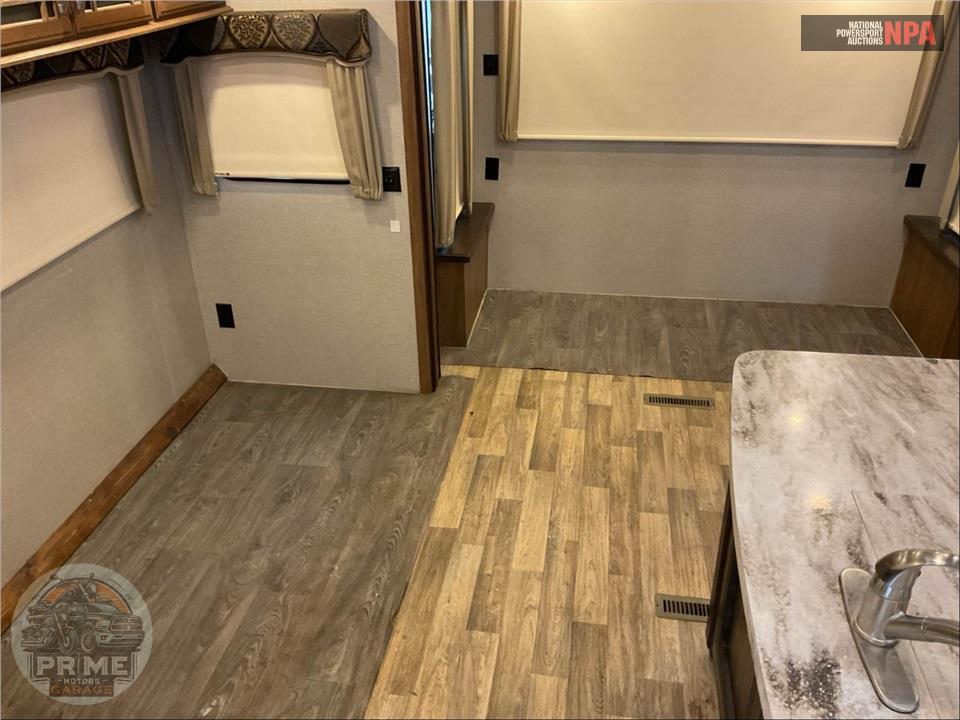 2017 Keystone Rv M-3811 MS - MONTANA FIFTH WHEEL SERIES — фото 10